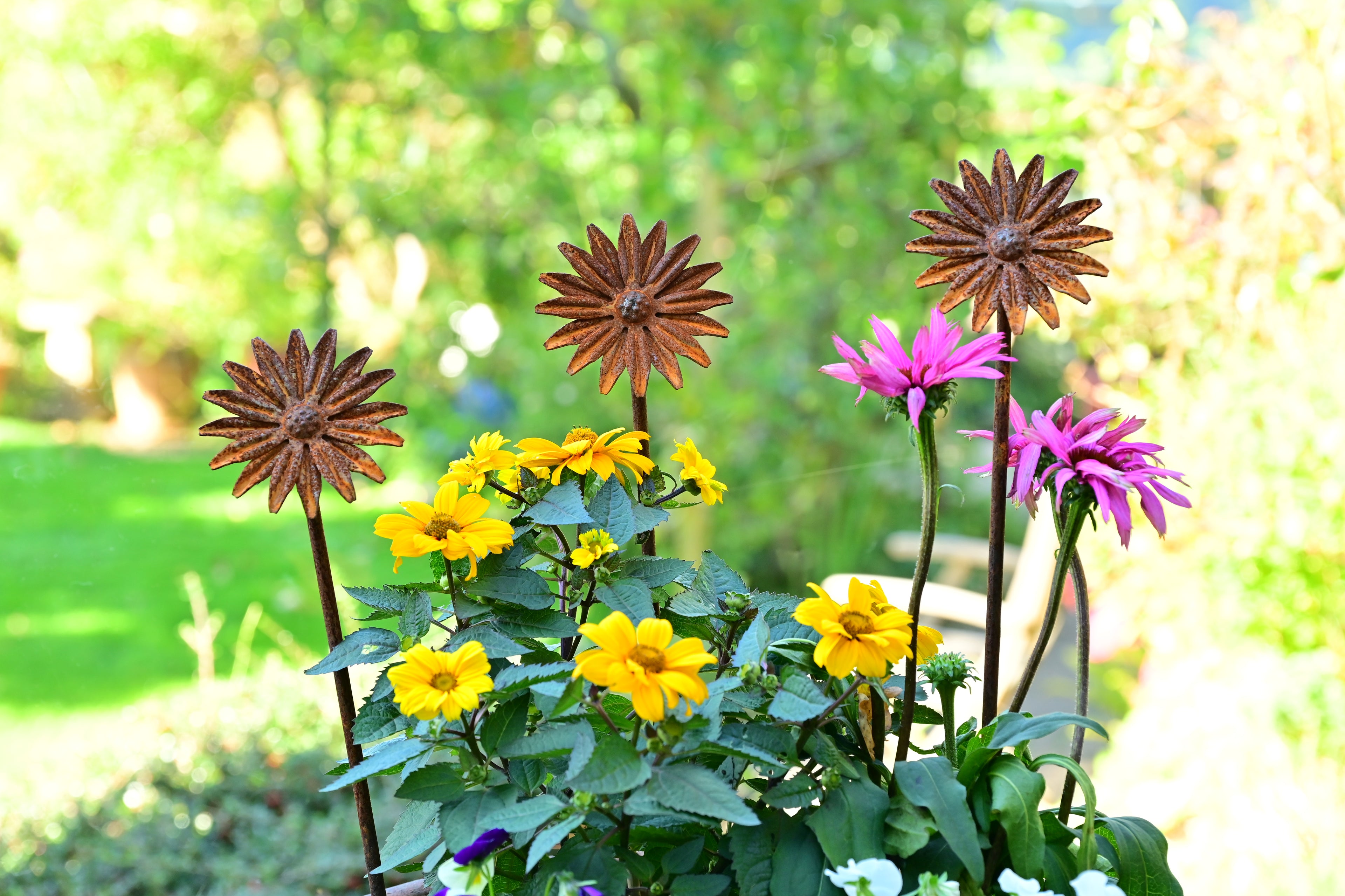 Metal Flower Garden Sculptures