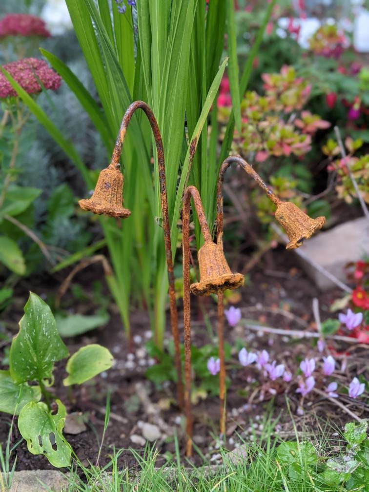 Metal Bluebells Garden Sculptures - Rusty Metal Garden Flowers
