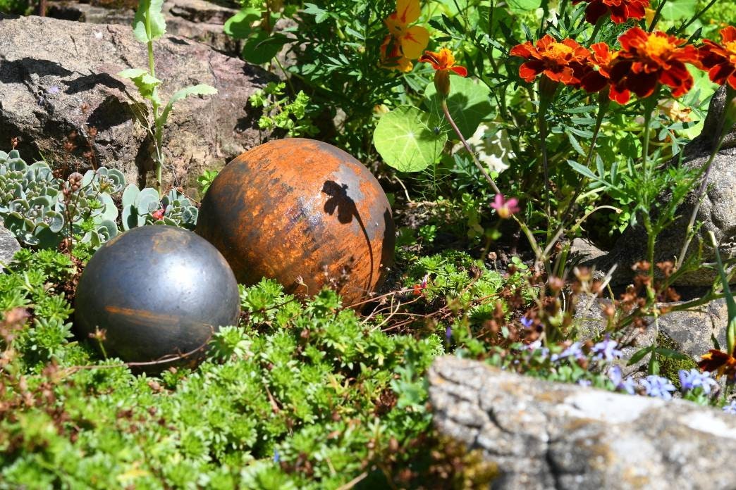 garden ball decor