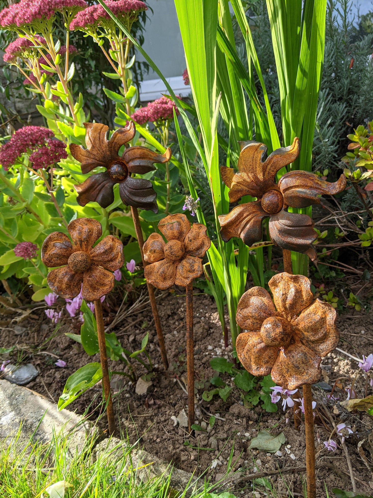 Rusty Flower Bundle For Garden | Rusts With Time