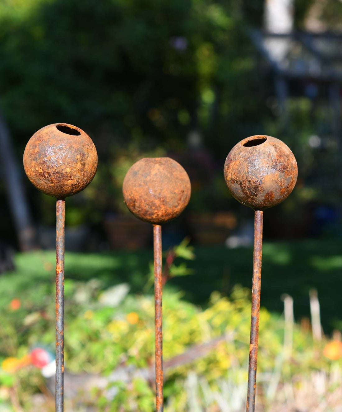 Rusty Garden Decor | Rustic Garden Art Ball Stake | Metal Garden Ornament
